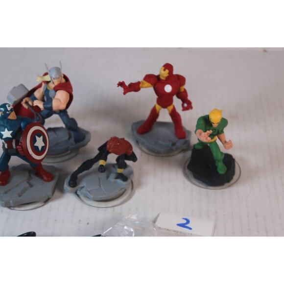 Disney Infinity 2.0 Wii U Toy Box Starter Pack Wii U, w/ 6 figurines, base, game - Picture 10 of 10